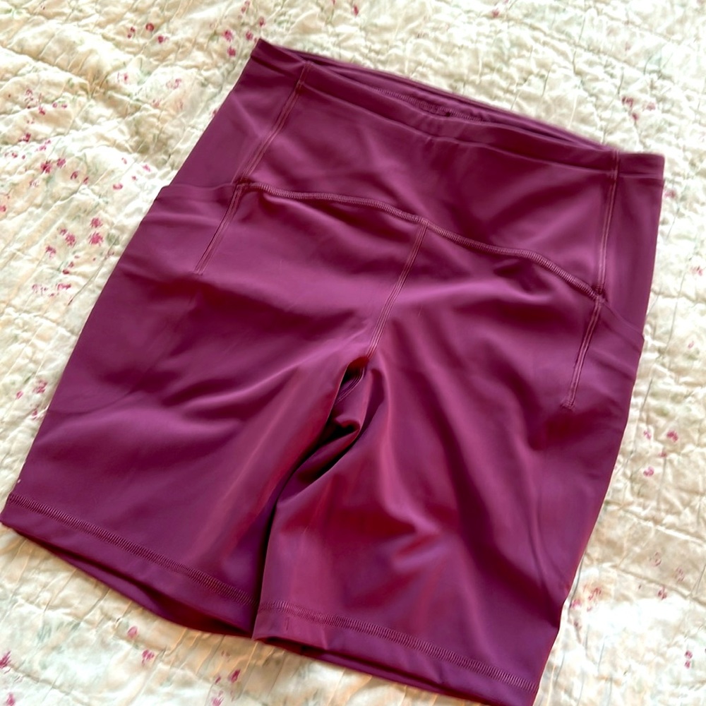 LULULEMON Swift Speed High-Rise Short 8"! 💜